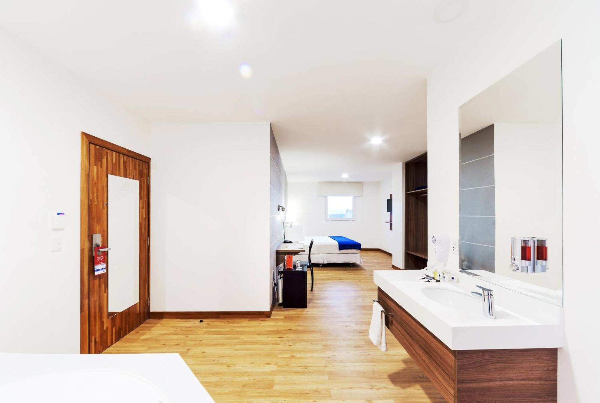 Lp Equipetrol Hotel Santa Cruz de La Sierra Kültér fotó